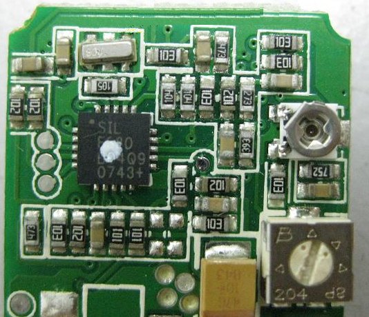 PCBA加工IC元件主要分為DIP及SMD兩大類，DIP 插件的IC，SMD (Surface Mount Device) 表面貼裝元件。